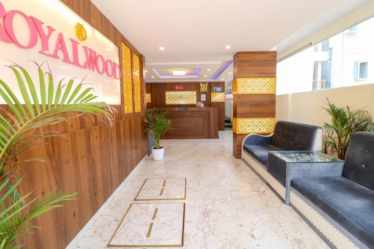 Hôtel Oyo 36197 Royal Wood à Bangalore Extérieur photo